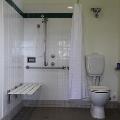 leaders-cottage-universal-access-bathroom